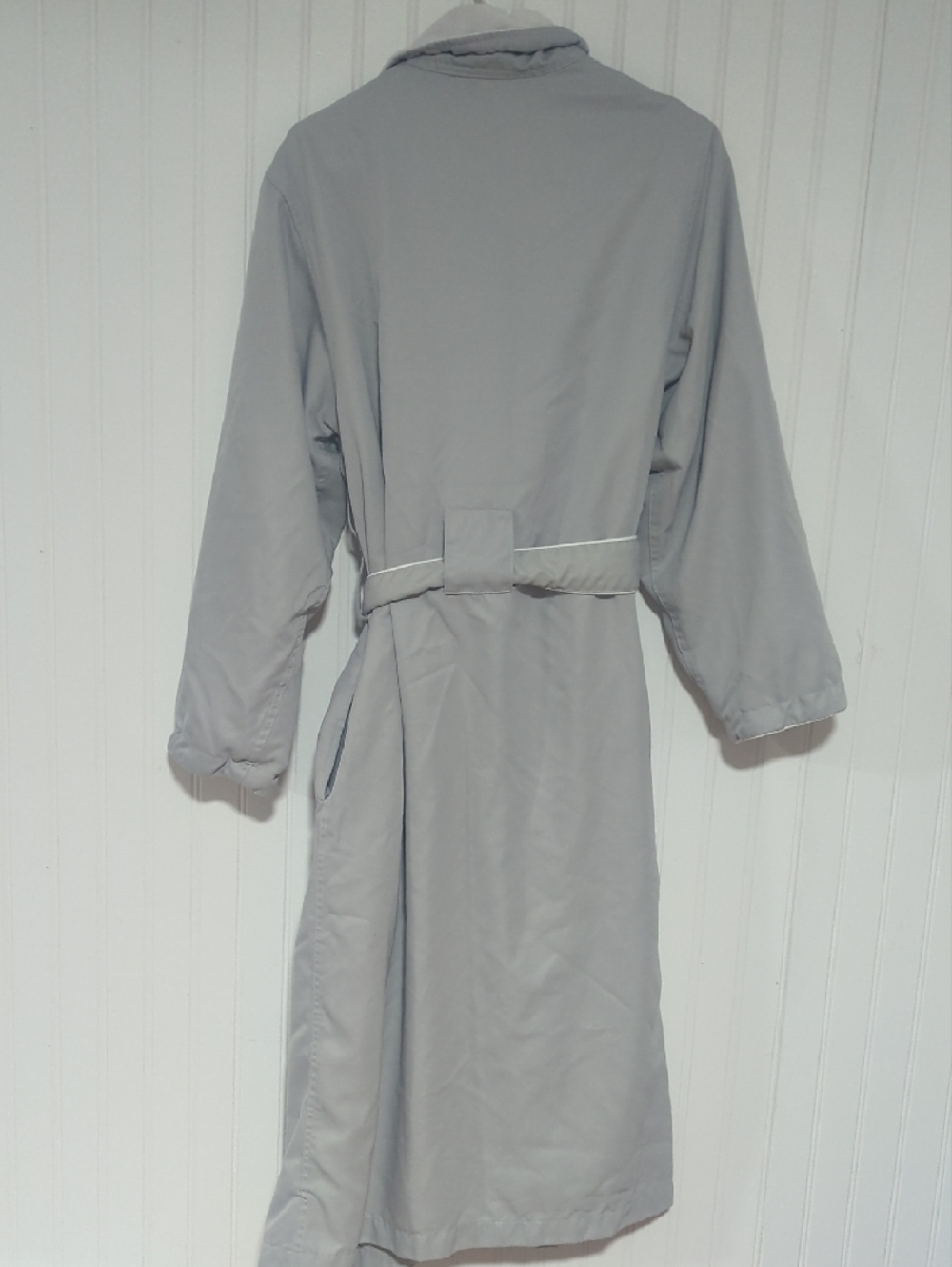 Kassatex Spa Light Gray Plush Robe - Picture 7 of 8